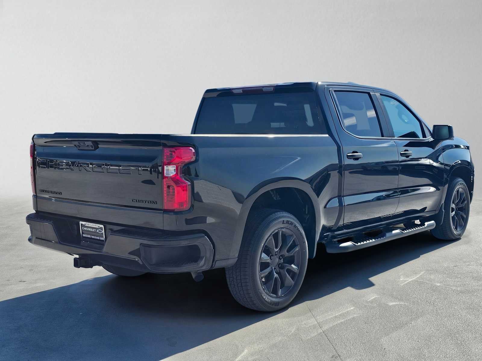 2023 Chevrolet Silverado 1500 Custom