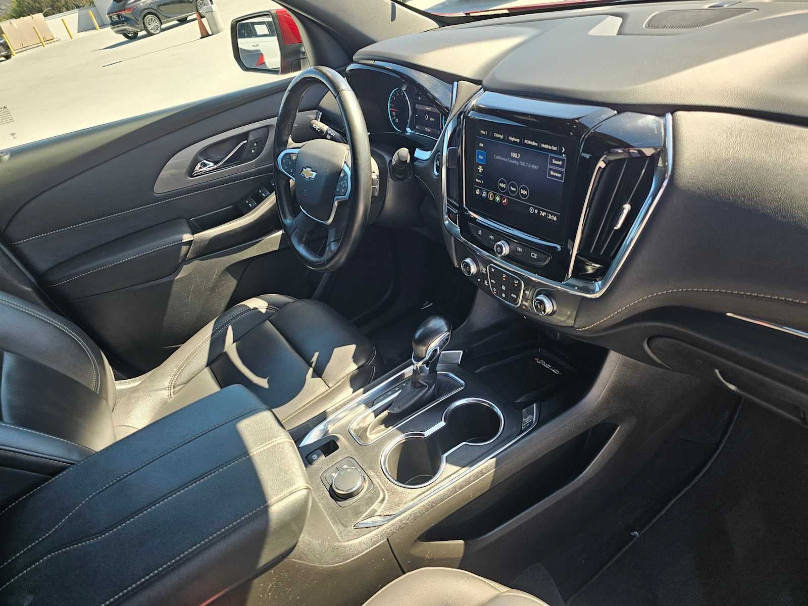 2023 Chevrolet Traverse LT Leather