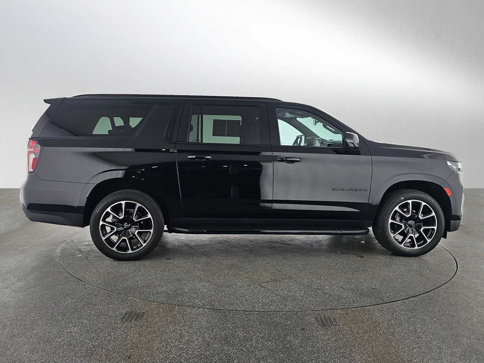 2024 Chevrolet Suburban RST