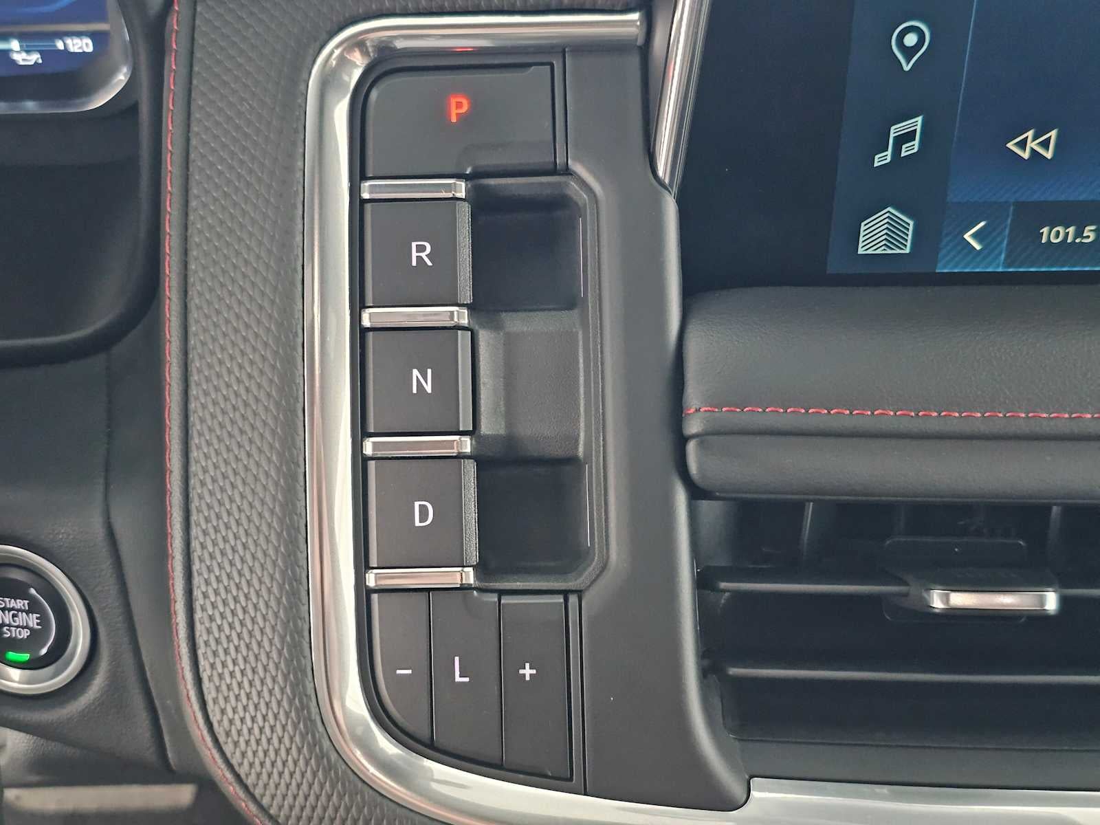 2024 Chevrolet Suburban RST