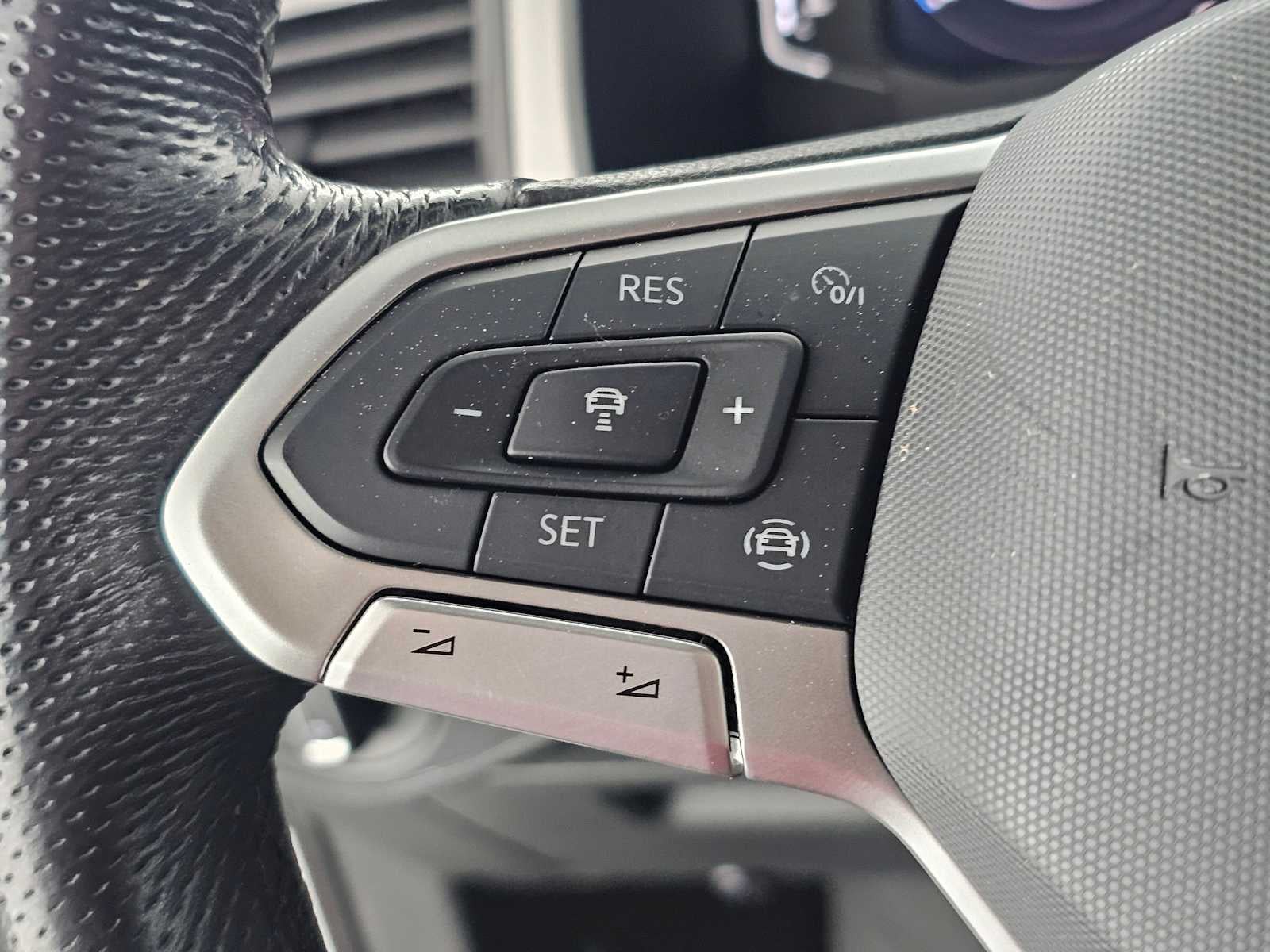 2020 Volkswagen Atlas Cross Sport 3.6L V6 SEL Premium R-Line