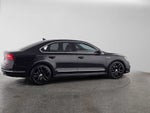 2017 Volkswagen Passat R-Line w/Comfort Pkg