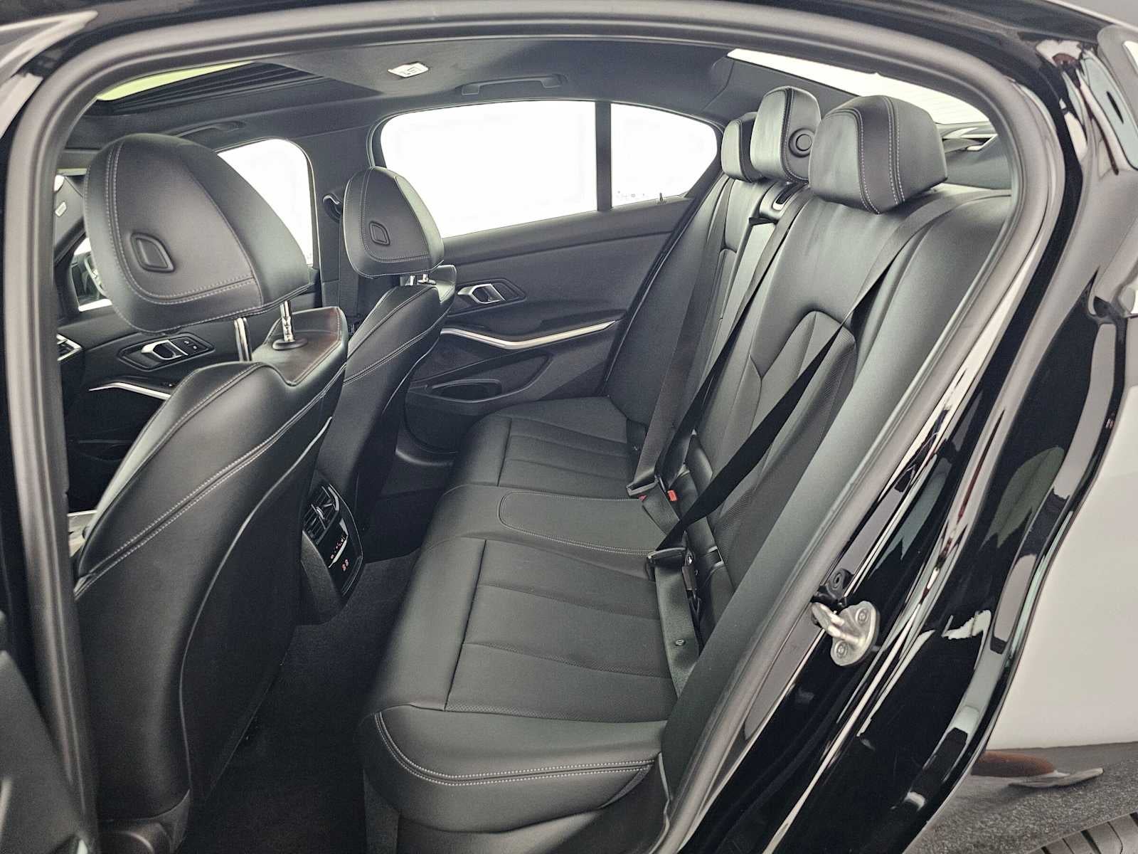 2025 BMW 3 Series 330i