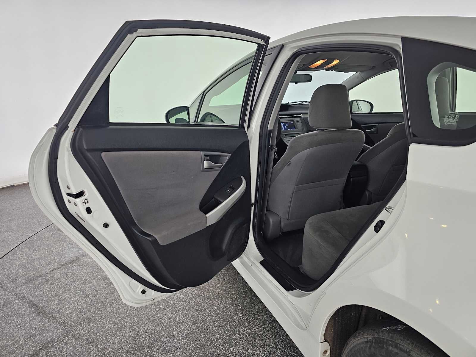 2012 Toyota Prius Plug-In 5DR HB