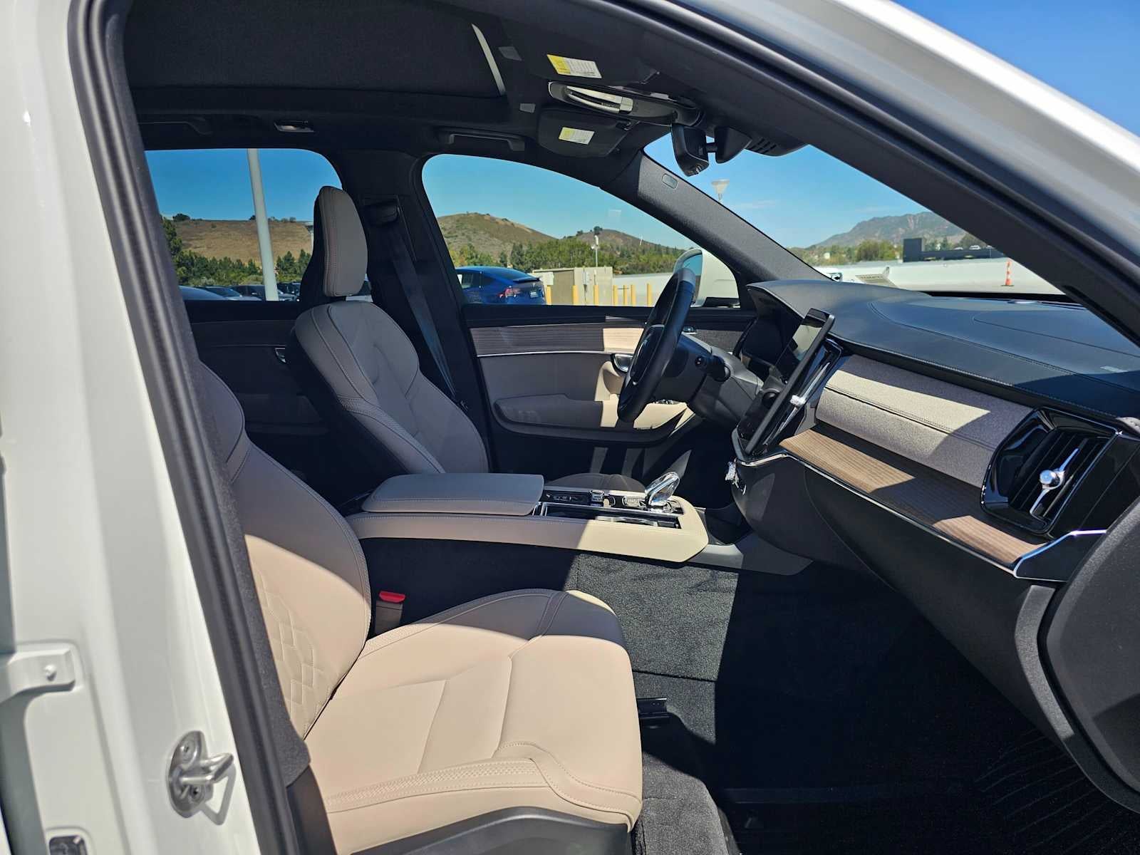 2025 Volvo XC90 Core