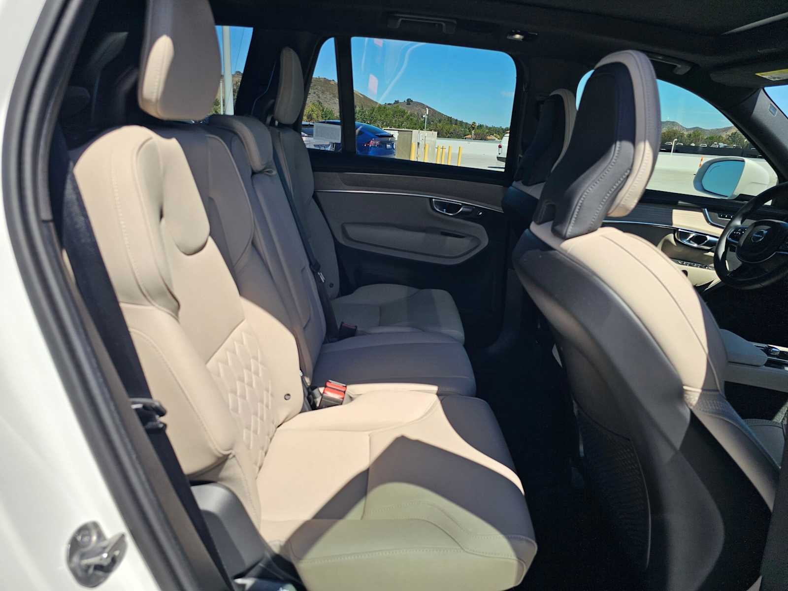 2025 Volvo XC90 Core