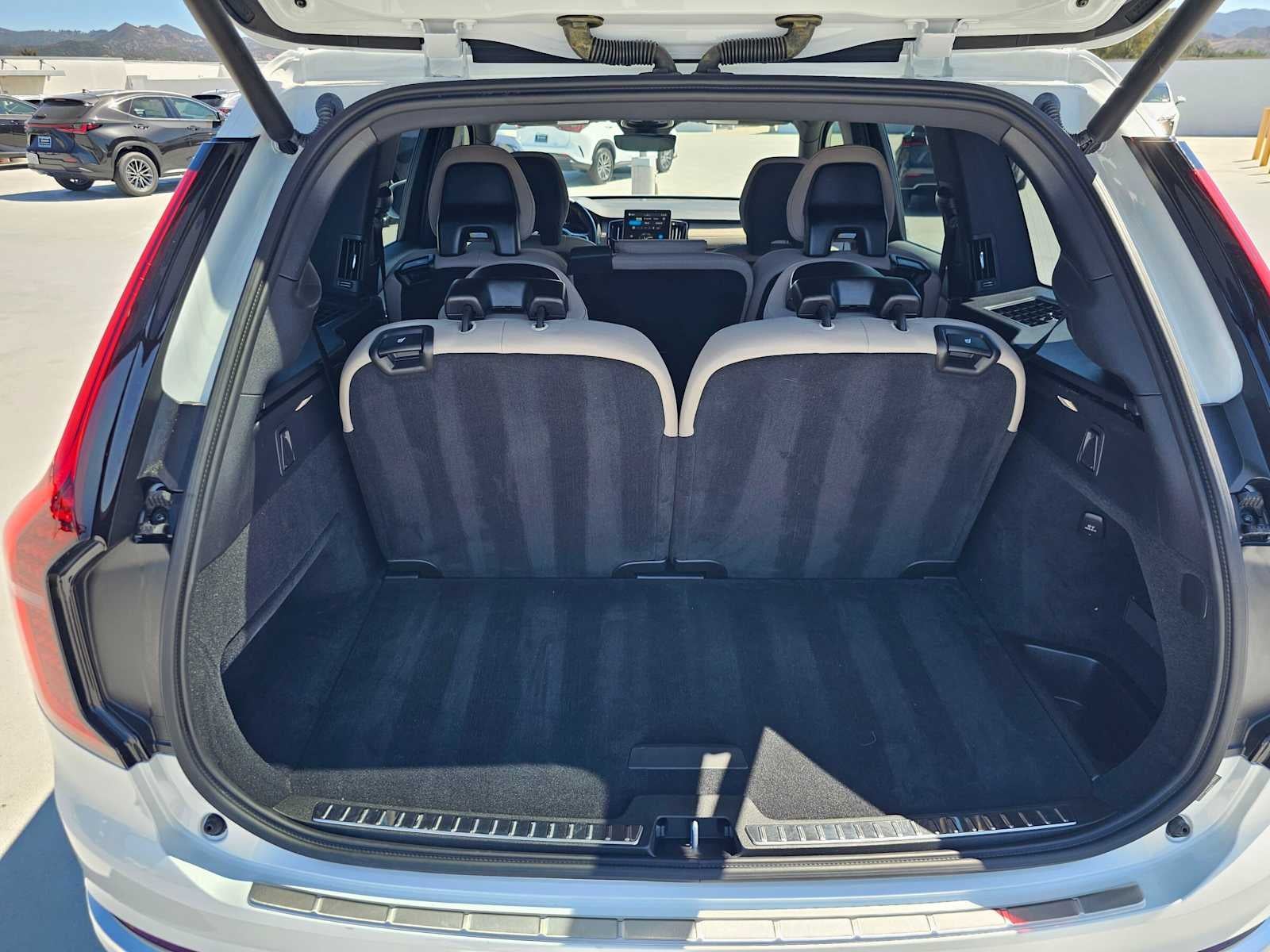 2025 Volvo XC90 Core