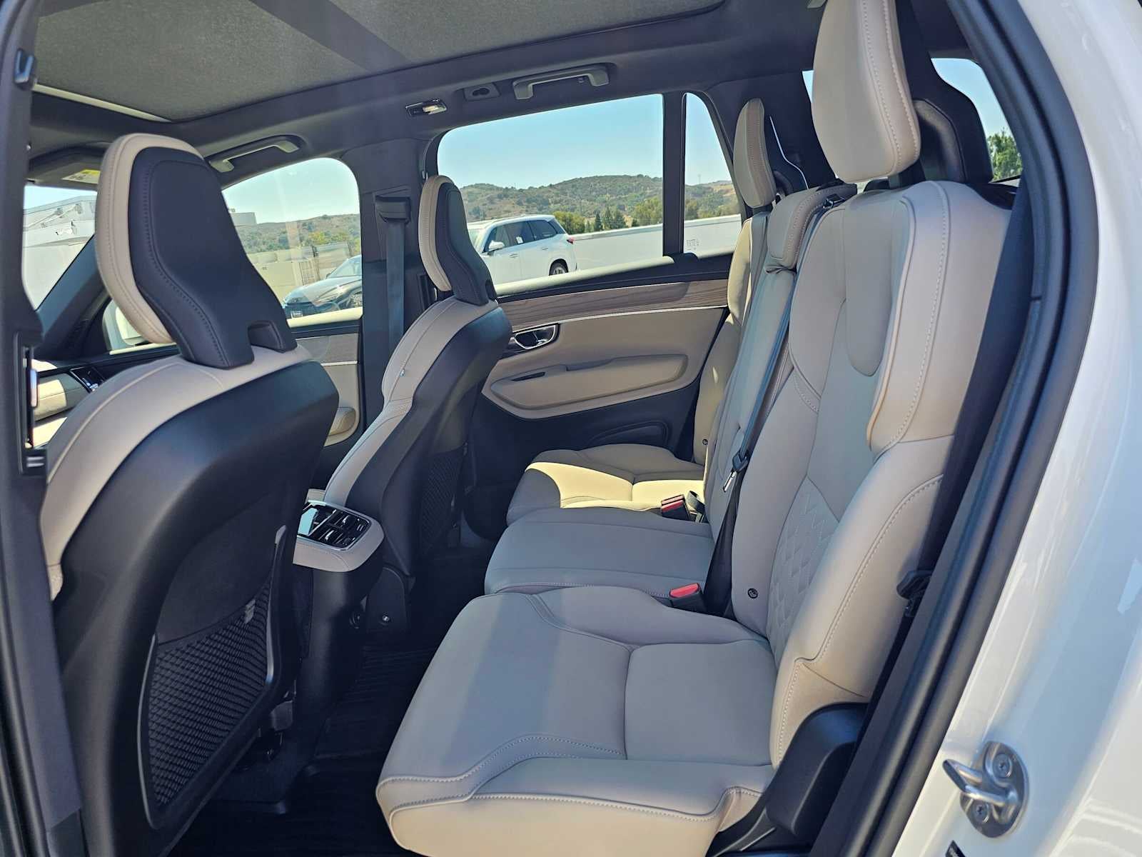 2025 Volvo XC90 Core