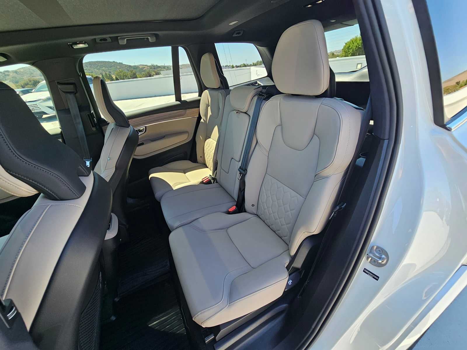 2025 Volvo XC90 Core