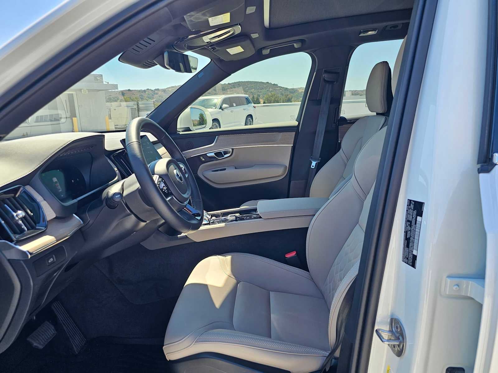 2025 Volvo XC90 Core