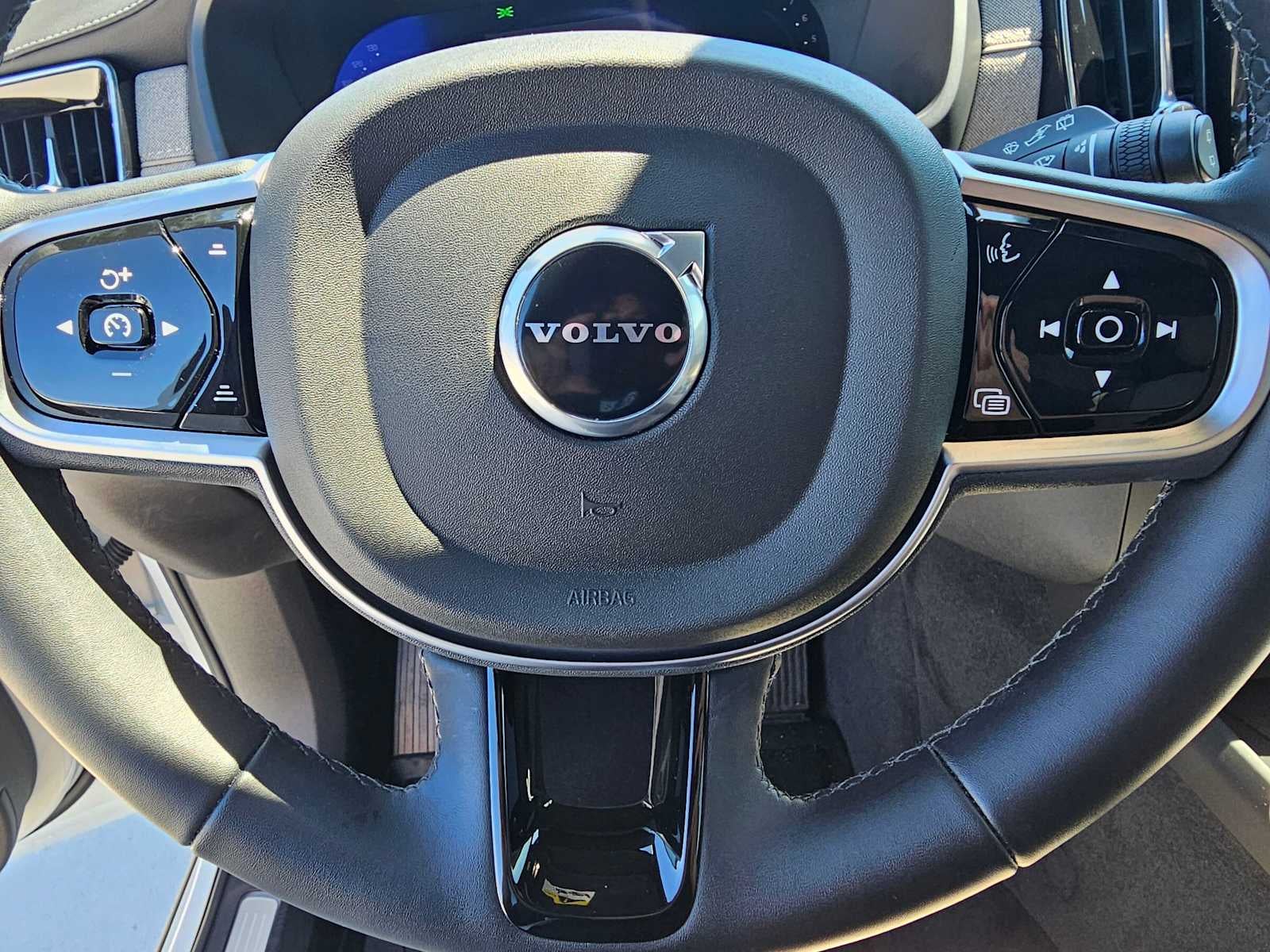 2025 Volvo XC90 Core