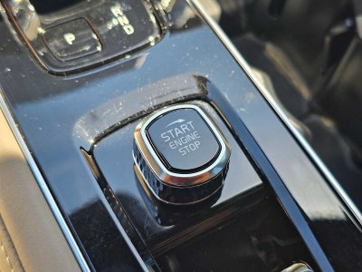 2025 Volvo XC90 Core