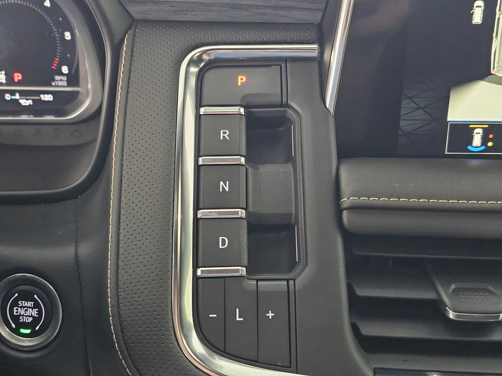 2023 GMC Yukon XL SLT