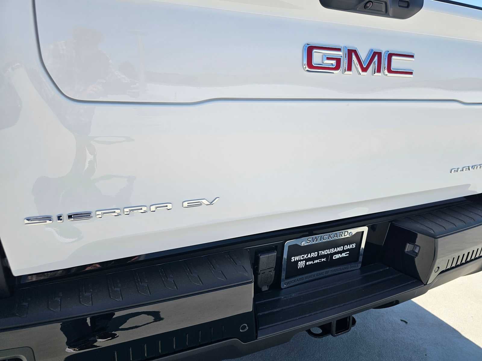 2026 GMC Sierra EV Elevation - Photo 13