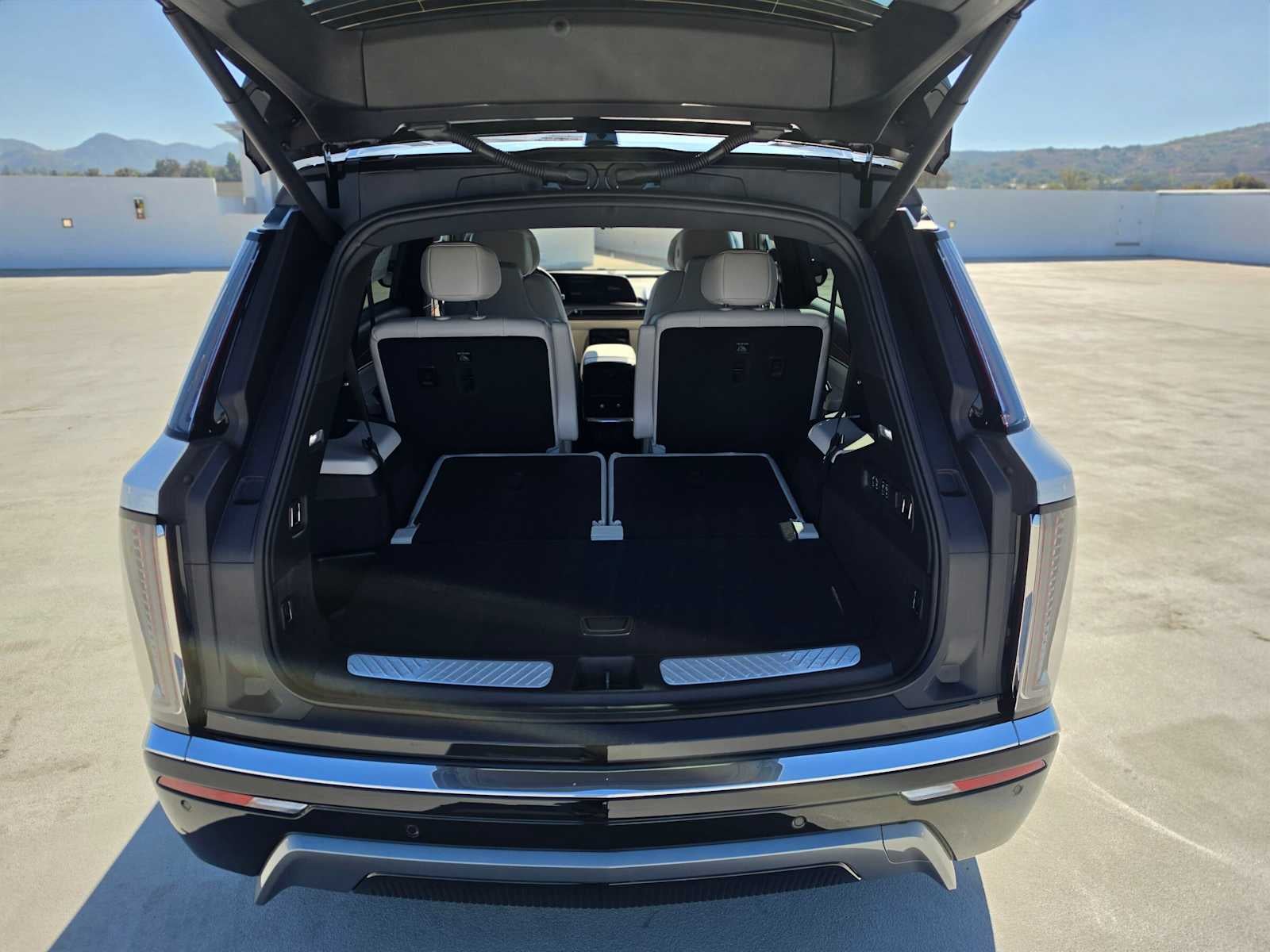 2027 Cadillac VISTIQ Luxury