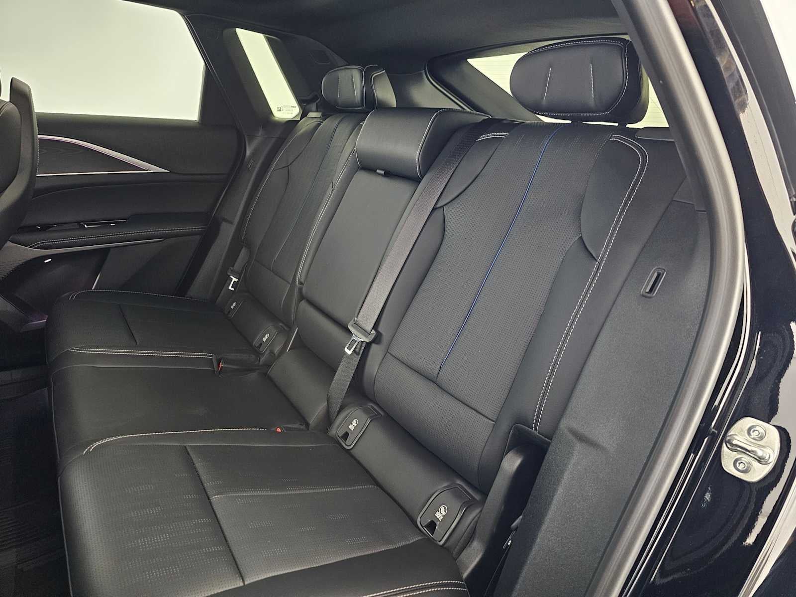 2025 Cadillac LYRIQ Luxury 1