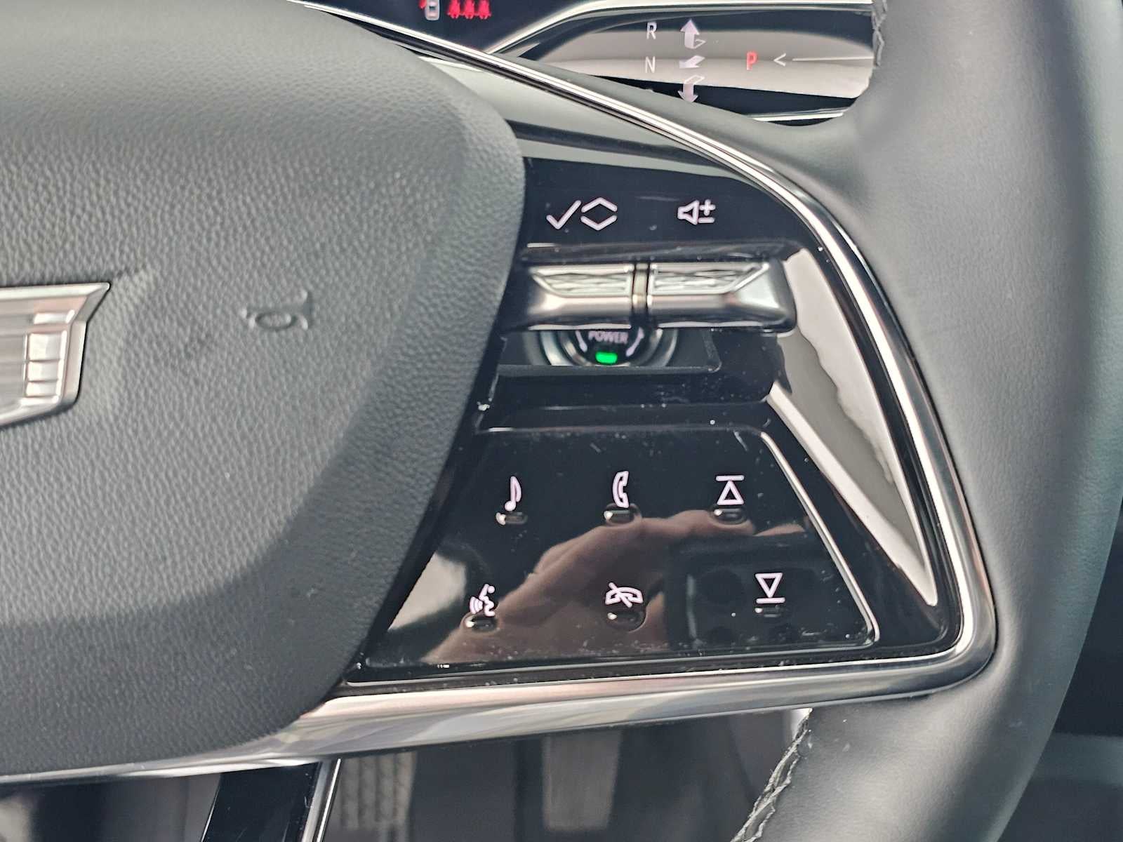 2025 Cadillac LYRIQ Luxury 1