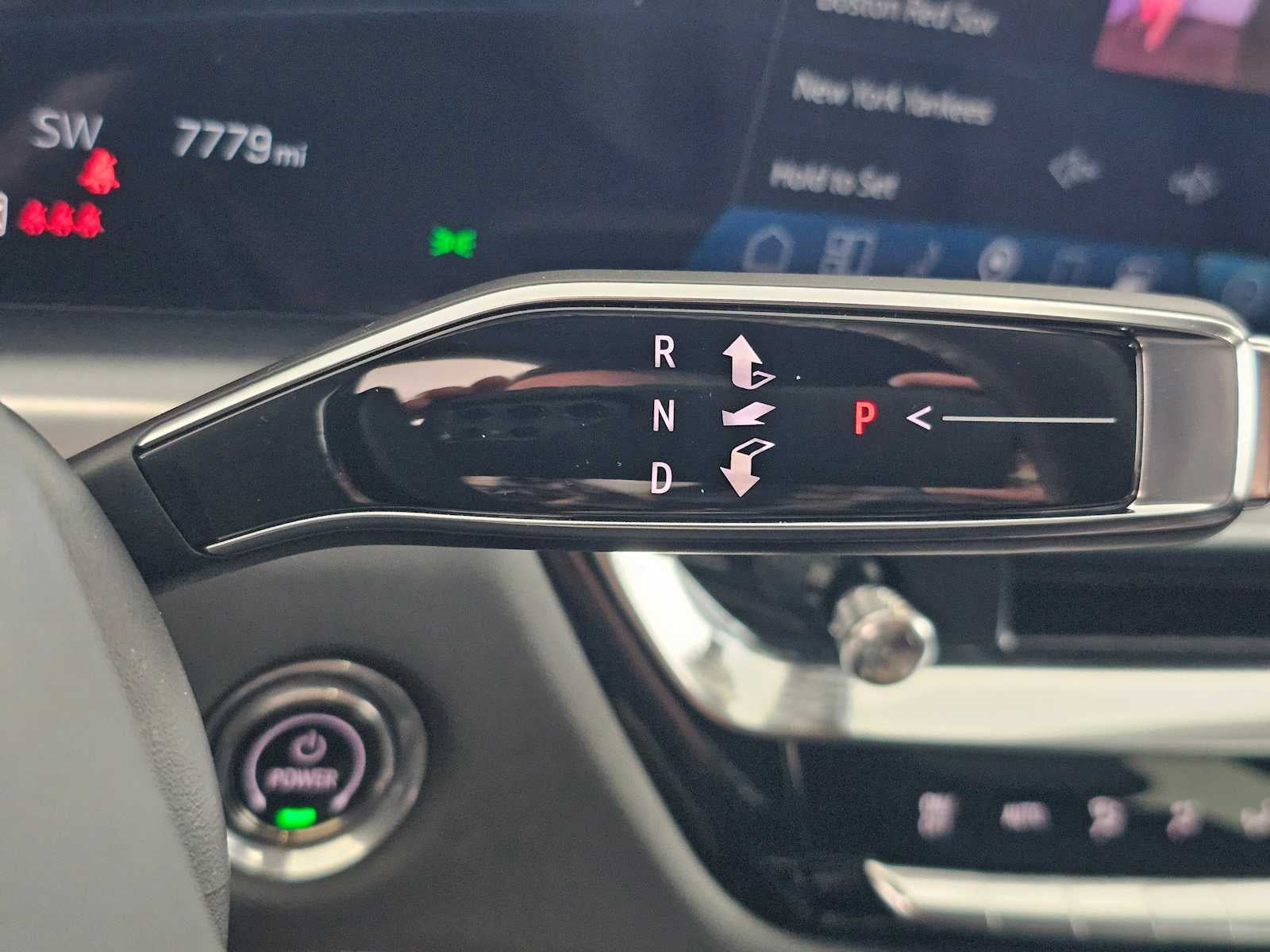 2025 Cadillac LYRIQ Luxury 1