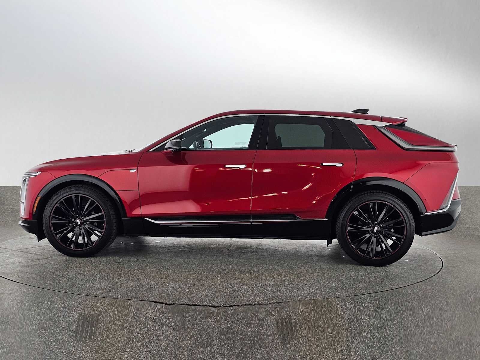 2025 Cadillac LYRIQ Luxury 3