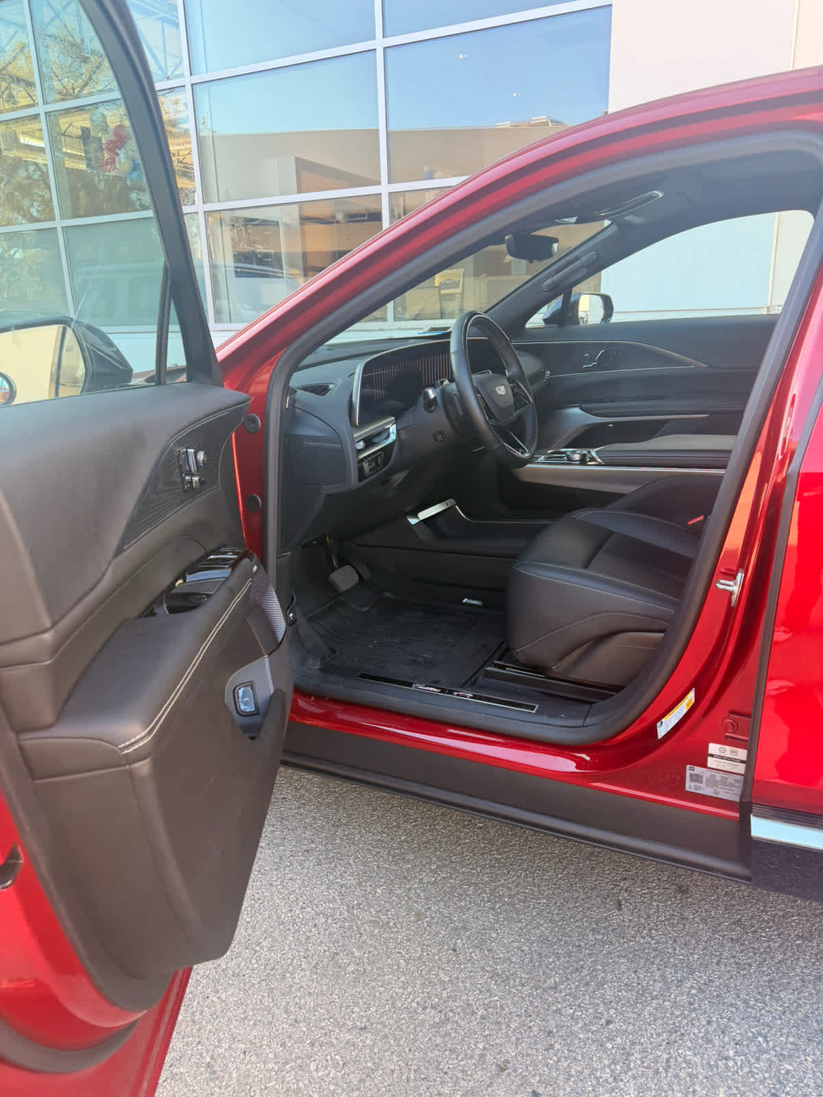 2025 Cadillac LYRIQ Luxury 3