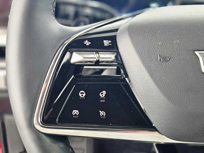 2025 Cadillac LYRIQ Luxury 3