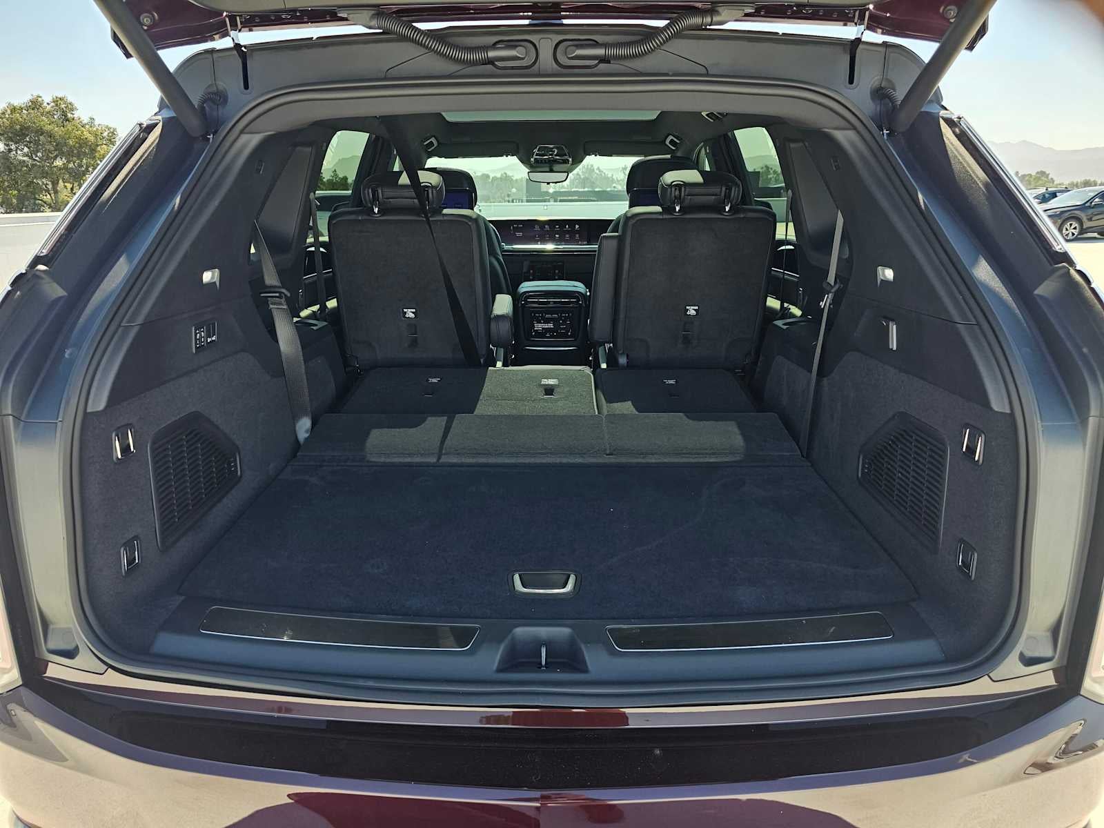 2025 Cadillac ESCALADE IQ Sport 1