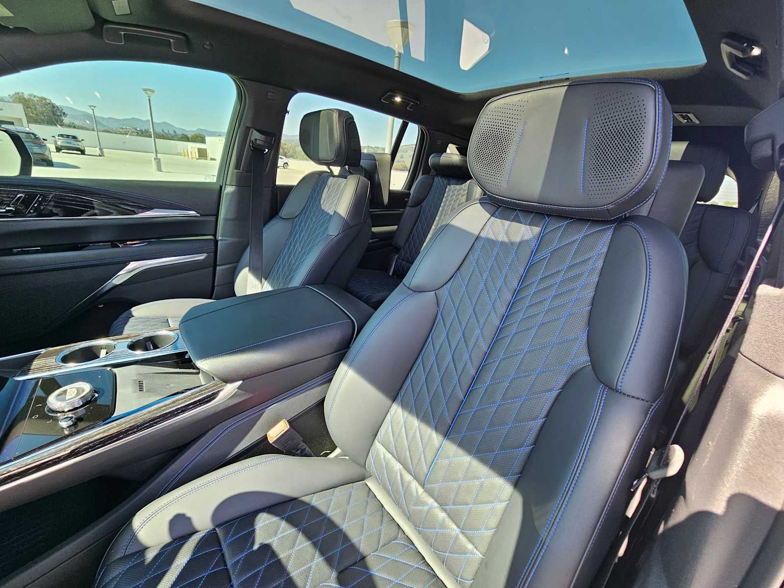 2025 Cadillac ESCALADE IQ Sport 1