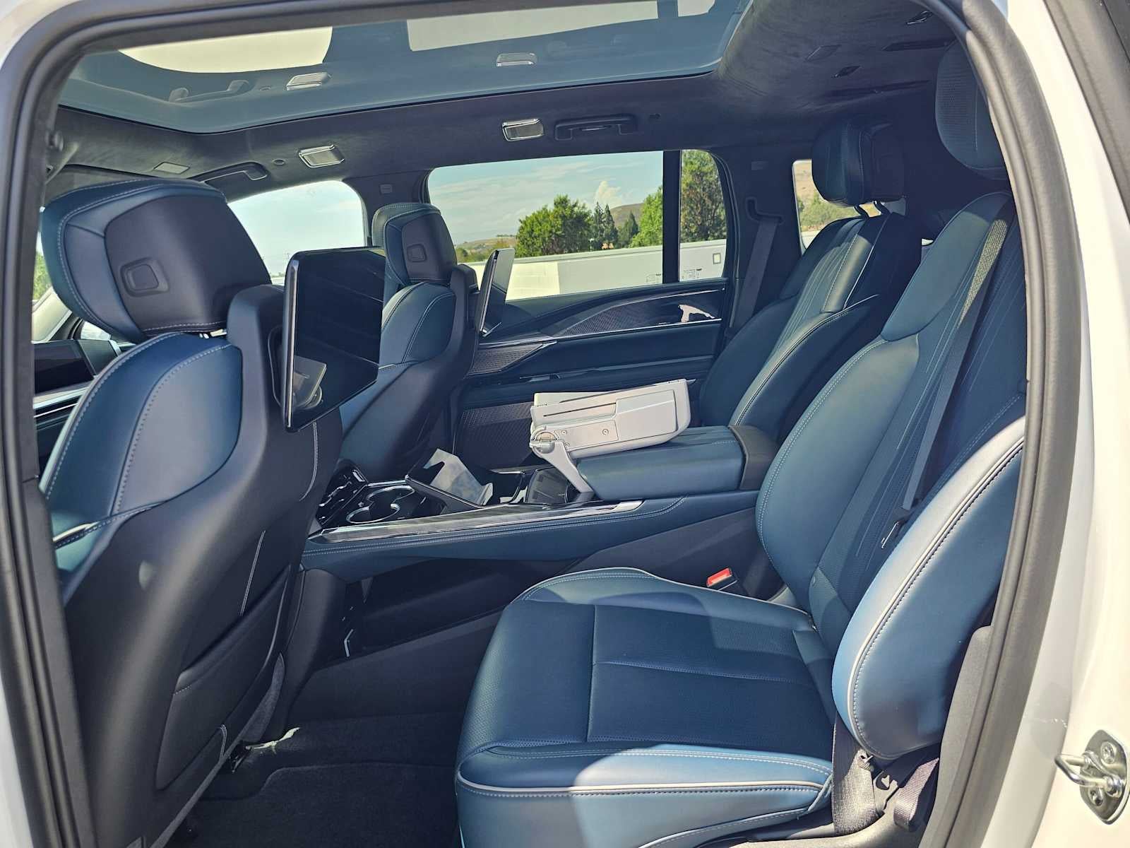 2025 Cadillac ESCALADE IQ Sport 2