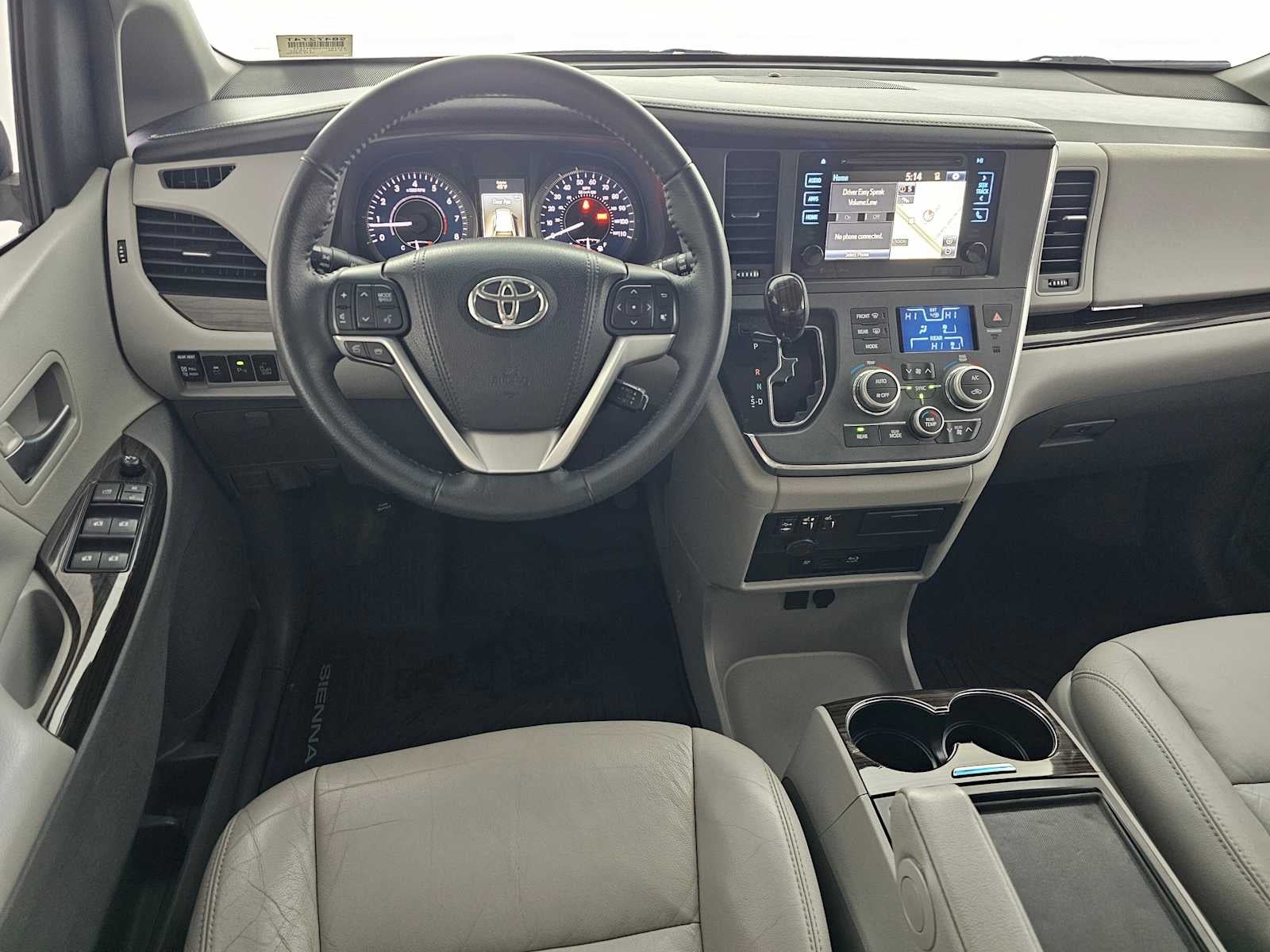 2017 Toyota Sienna XLE Auto Access Seat