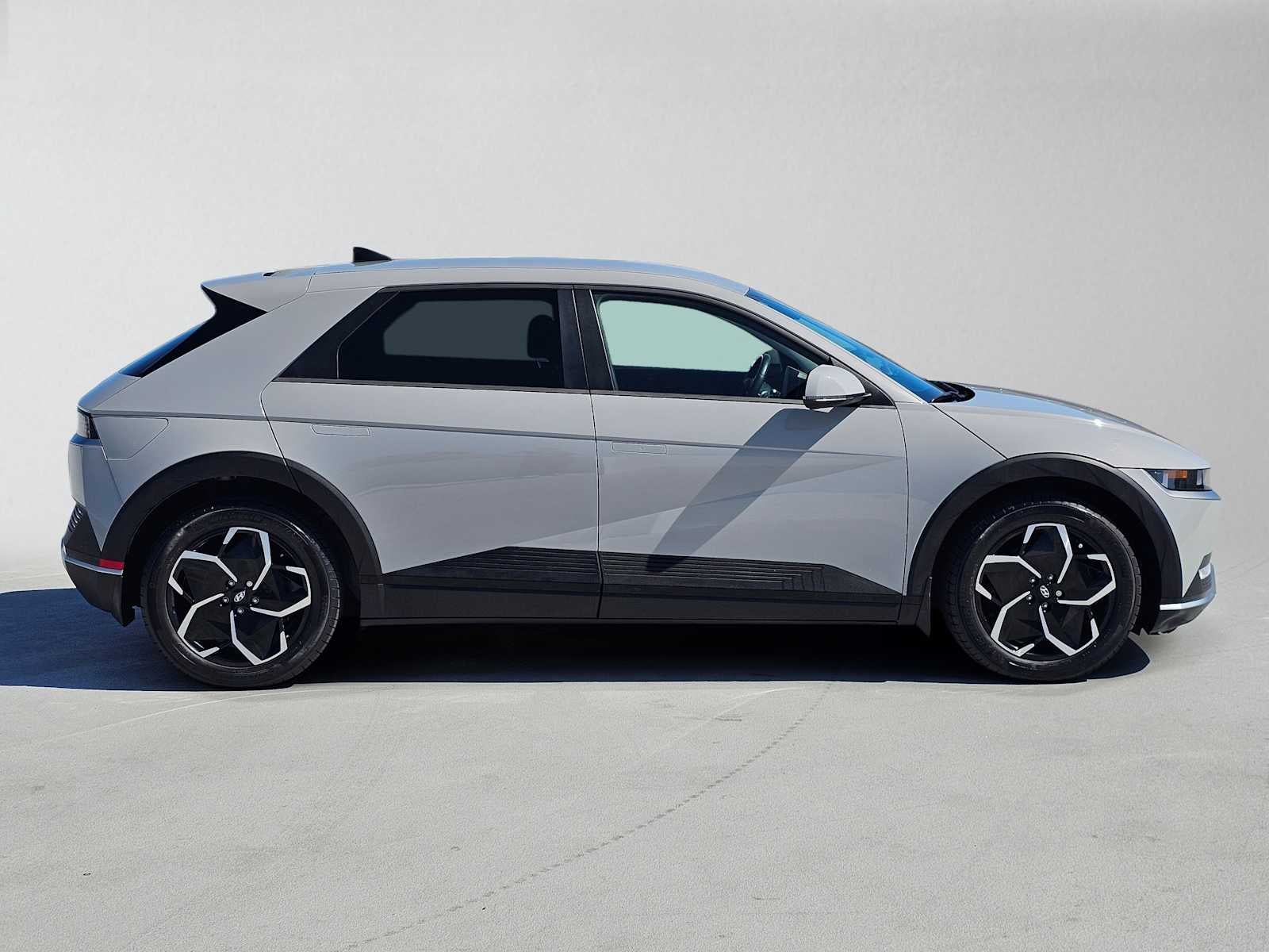 Used 2024 Hyundai IONIQ 5 SEL with VIN KM8KN4DE2RU300096 for sale in Westlake Village, CA