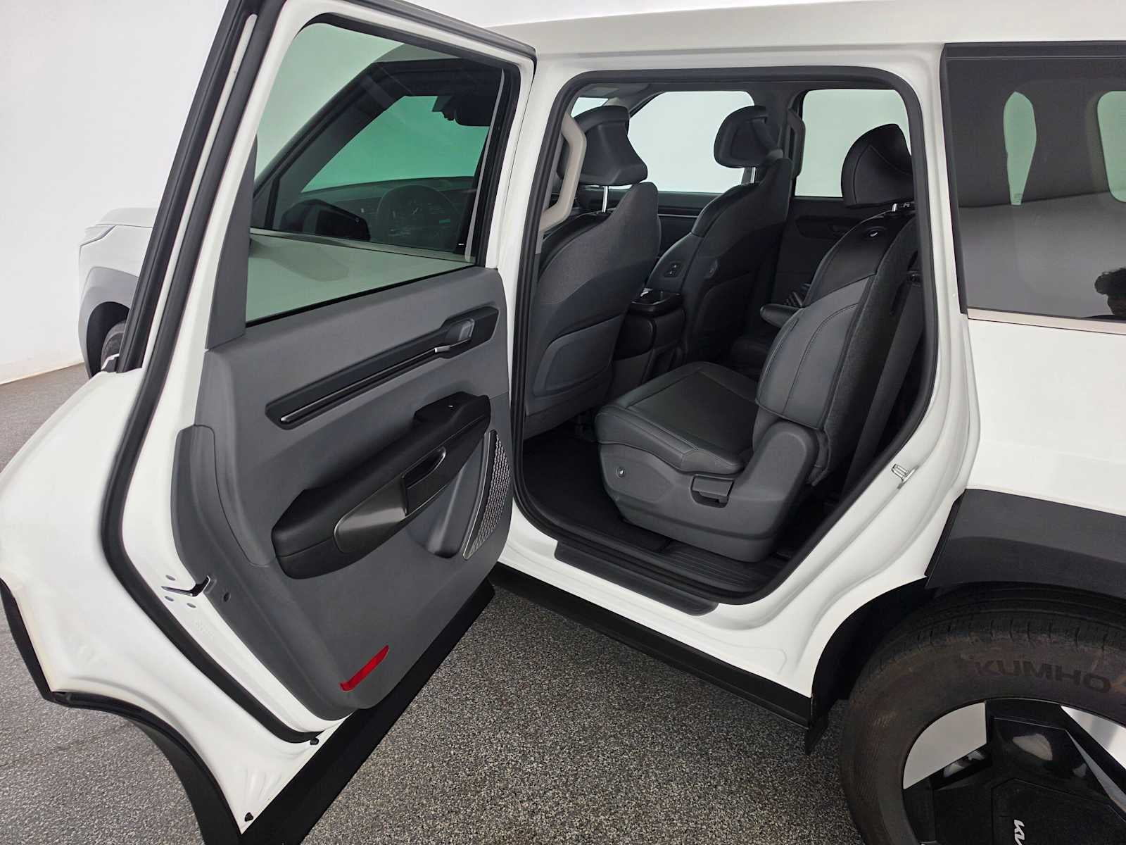 2024 Kia EV9 Light Long Range