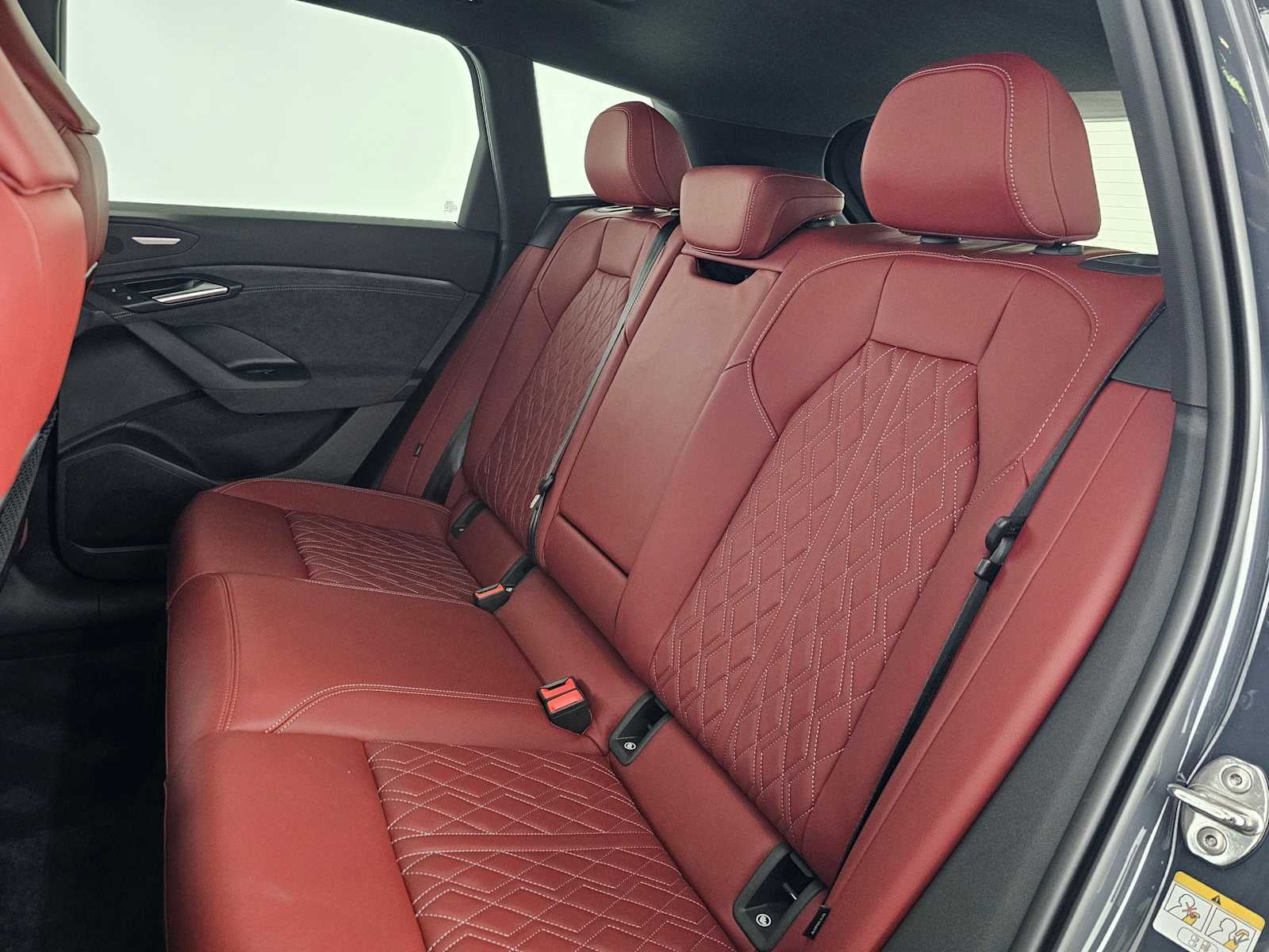 2025 Audi SQ6 e-tron Prestige