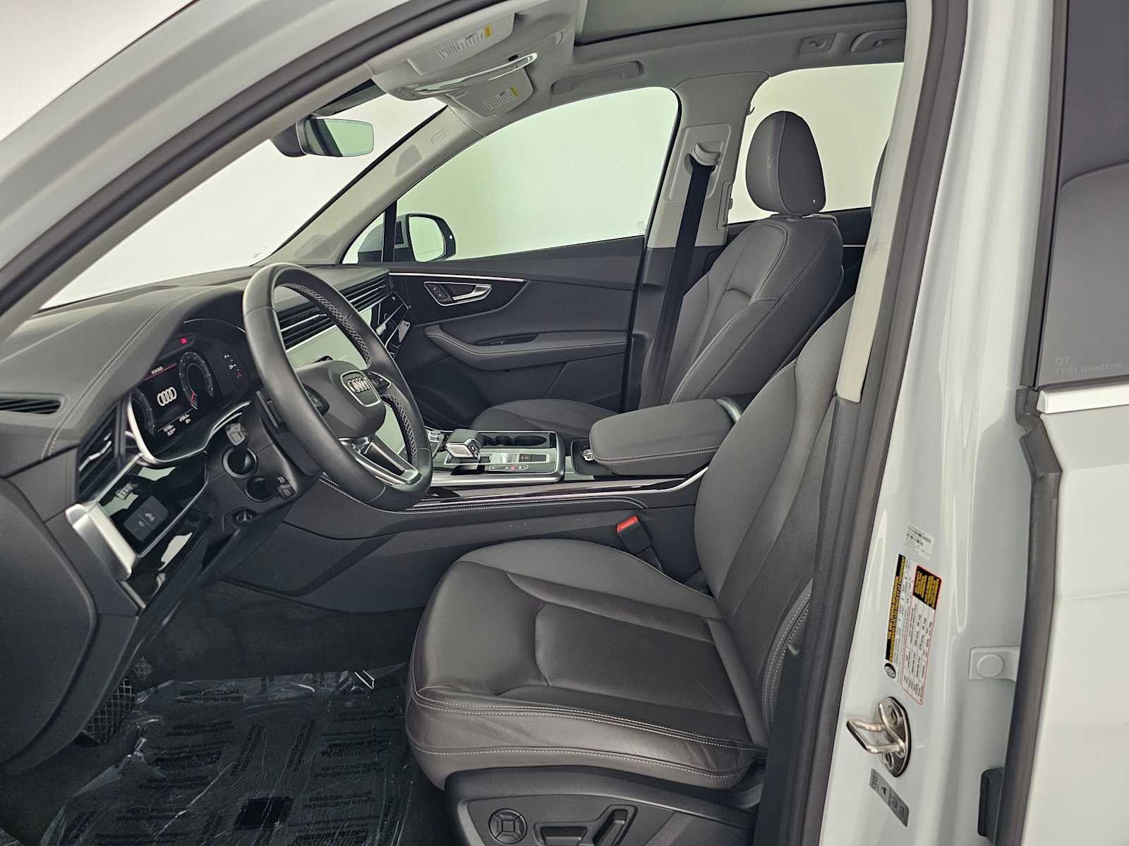 2025 Audi Q7 Premium Plus