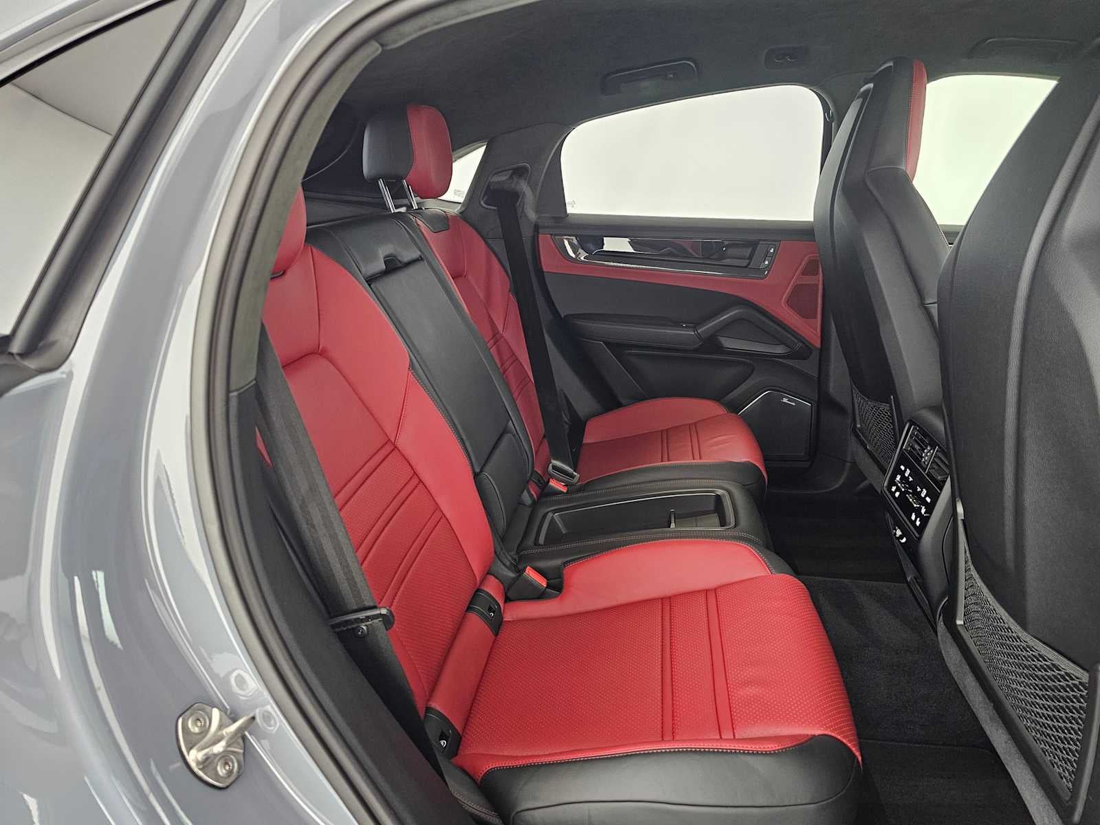 2024 Porsche Cayenne Turbo GT