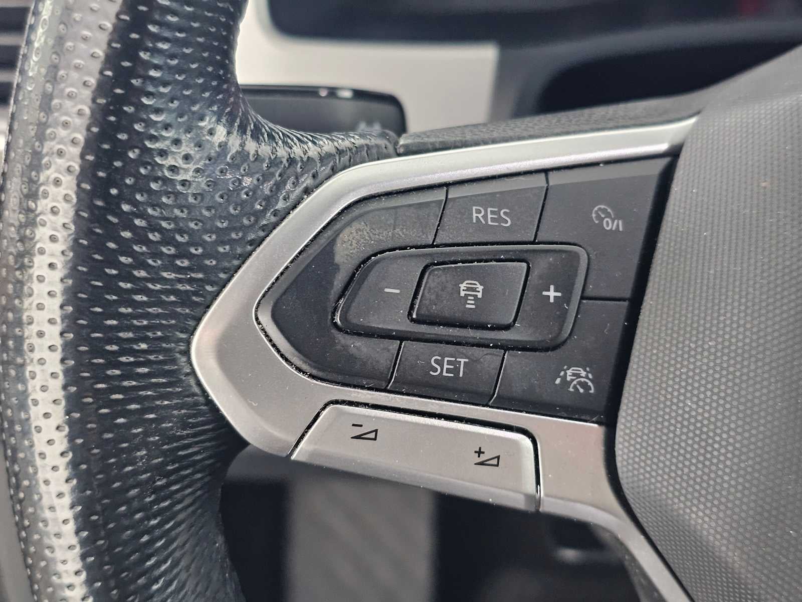 2021 Volkswagen Atlas Cross Sport 3.6L V6 SEL Premium R-Line