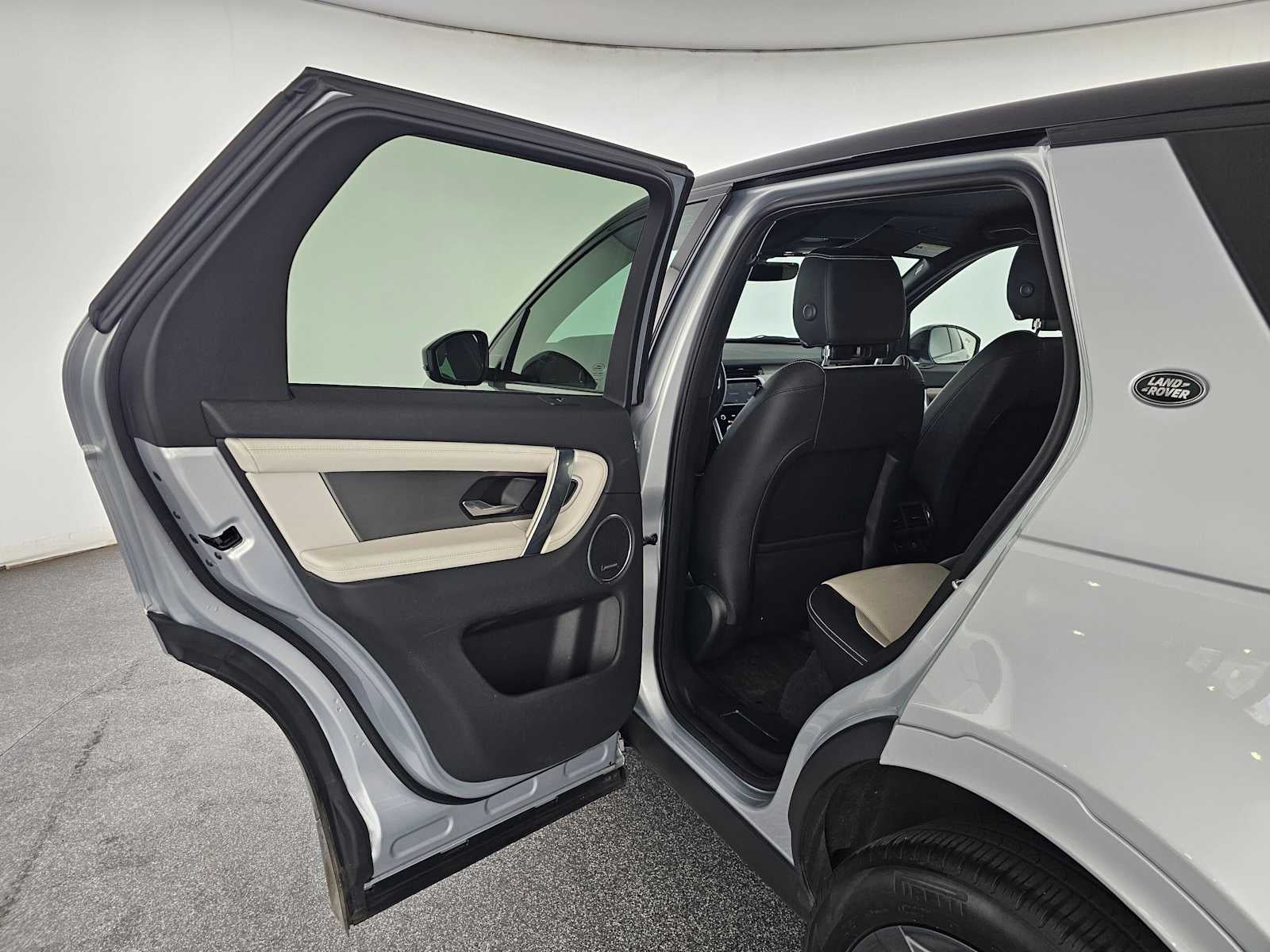 2023 Land Rover Discovery Sport SE R-Dynamic