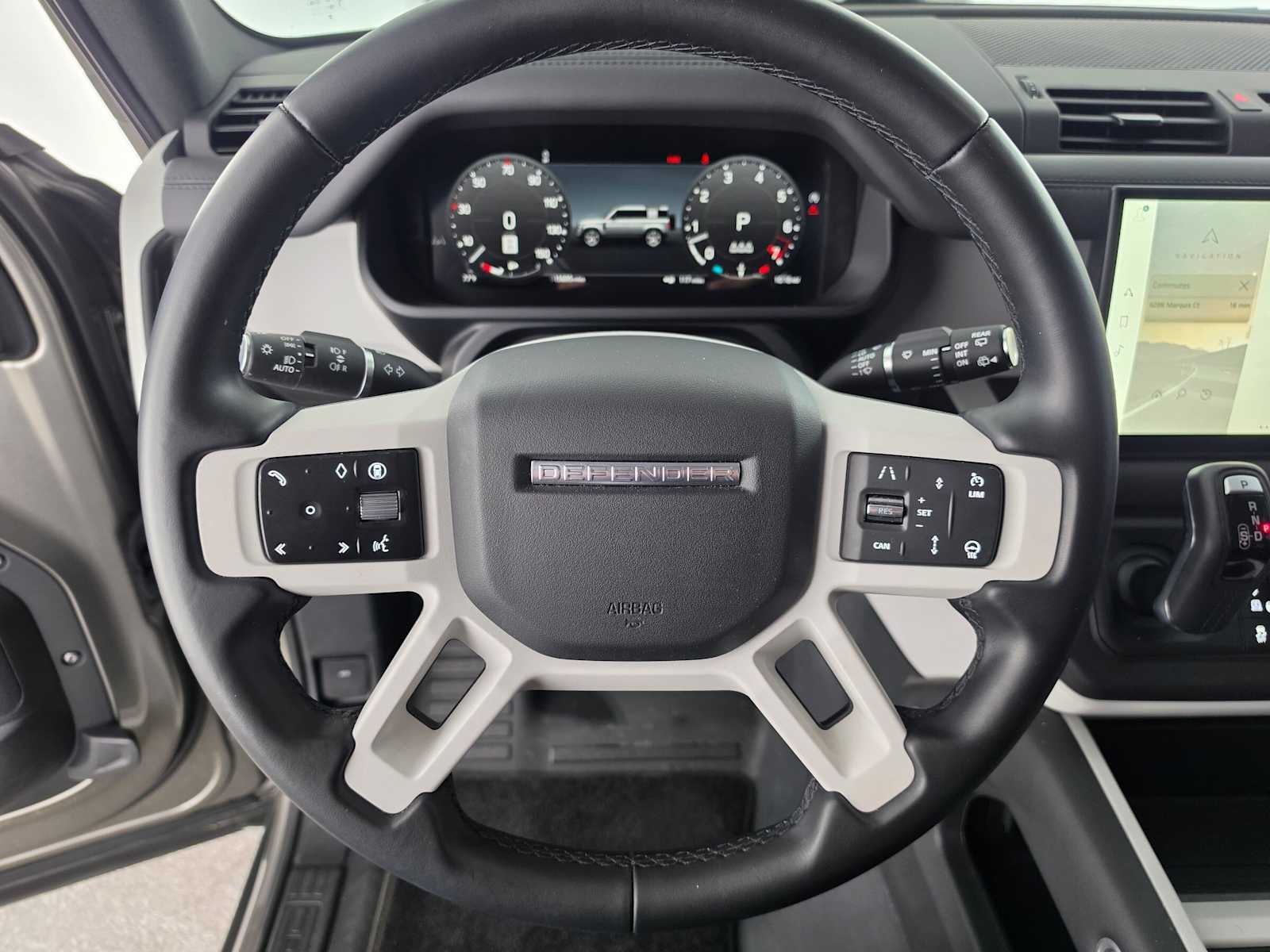 2025 Land Rover Defender X-Dynamic SE