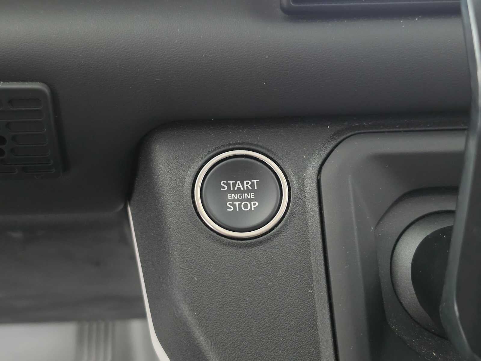 2025 Land Rover Defender X-Dynamic SE