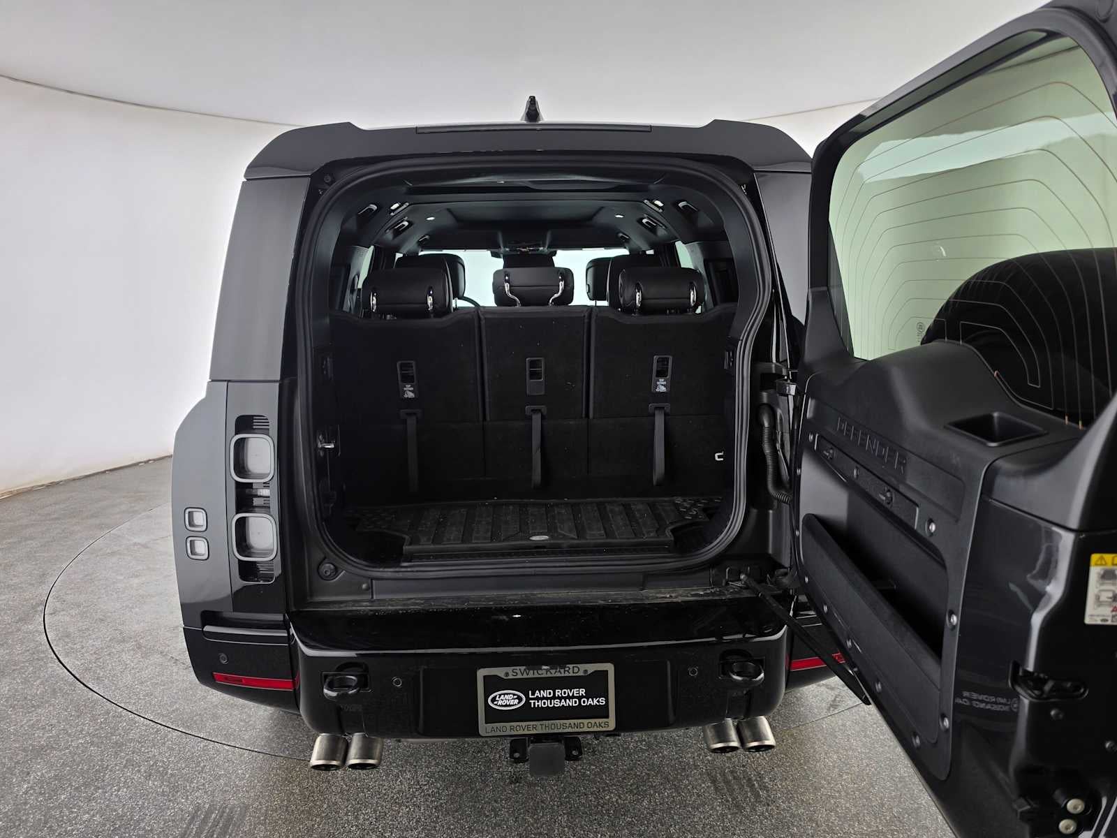 2024 Land Rover Defender V8