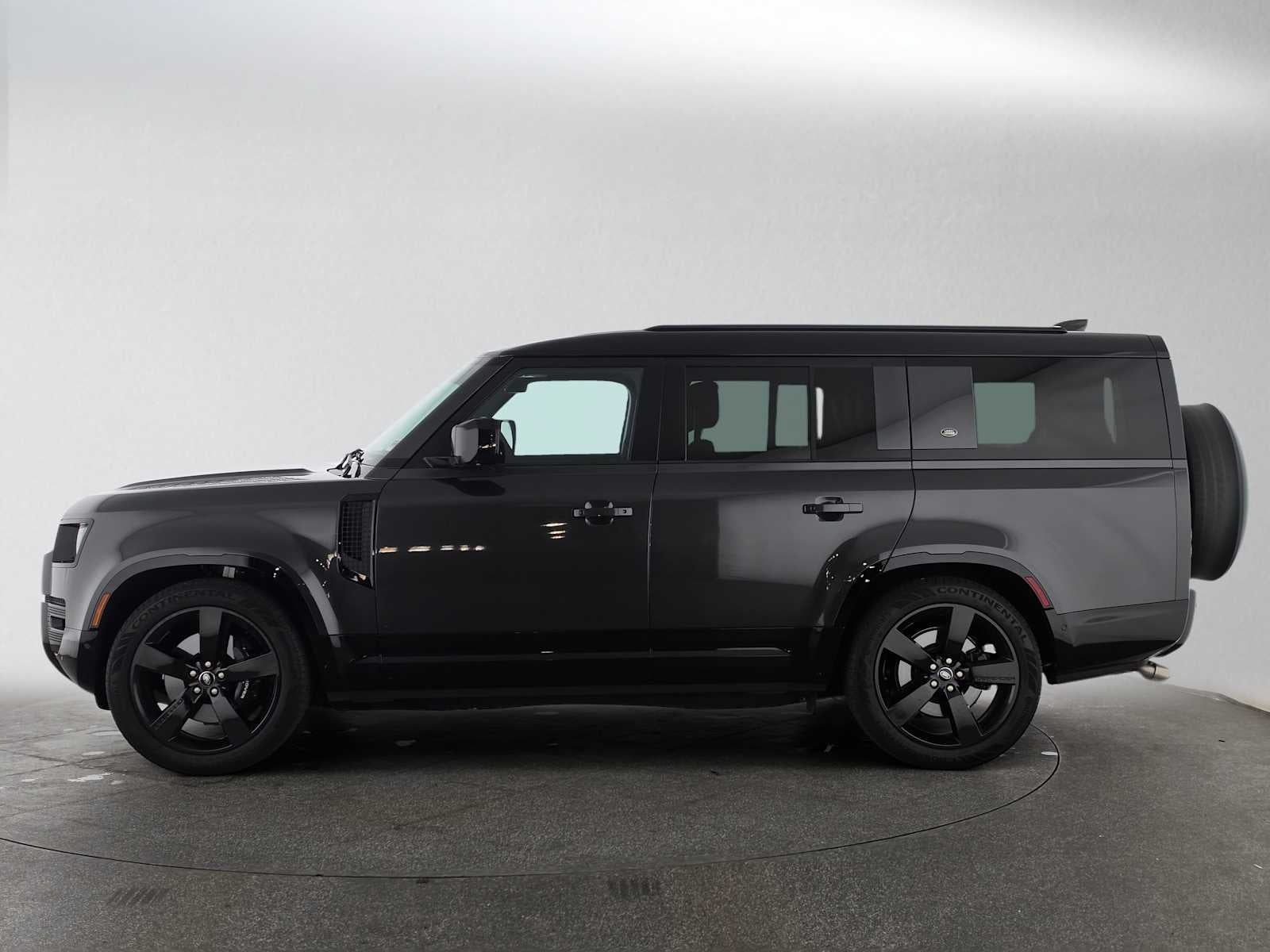 2024 Land Rover Defender V8