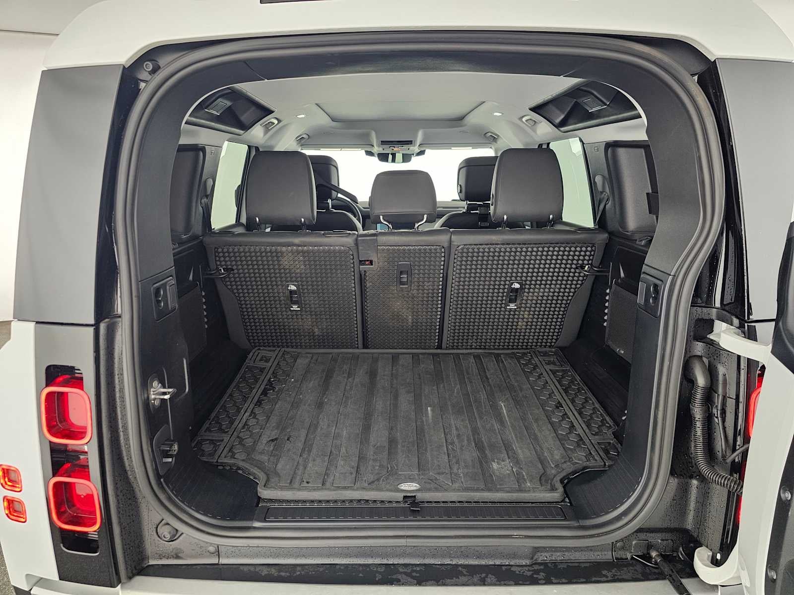 2025 Land Rover Defender S