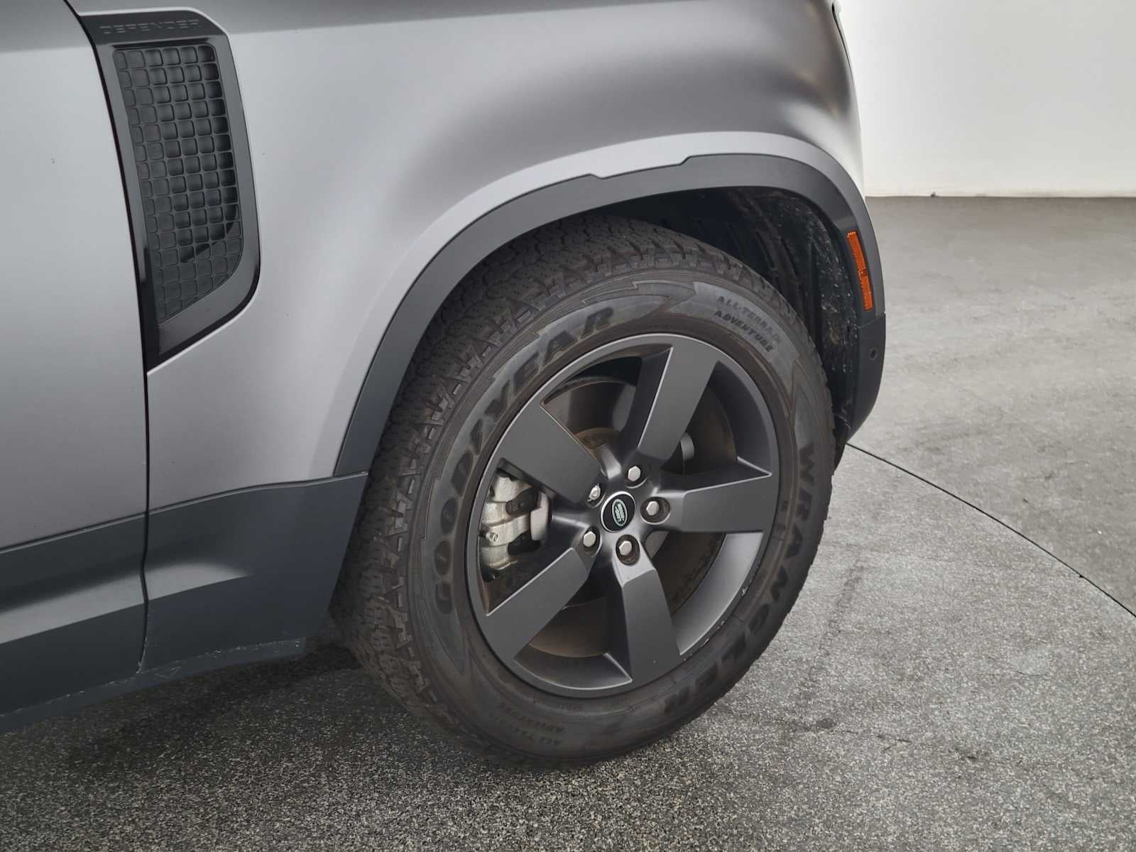 2023 Land Rover Defender S
