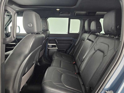 2023 Land Rover Defender SE