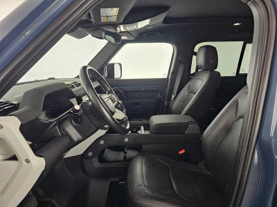 2023 Land Rover Defender SE