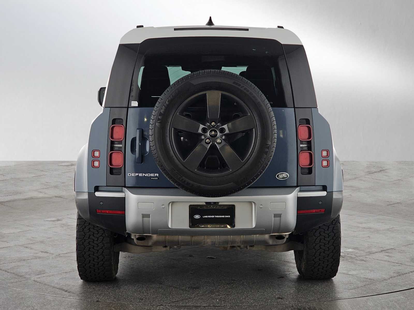 2023 Land Rover Defender SE