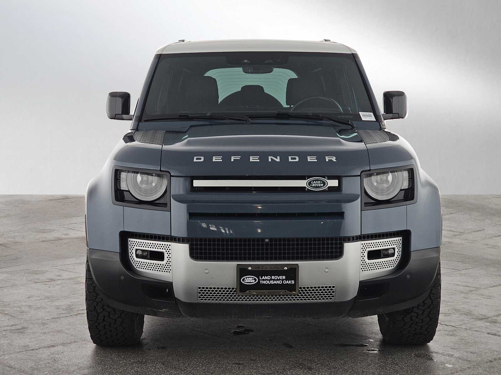 2023 Land Rover Defender SE