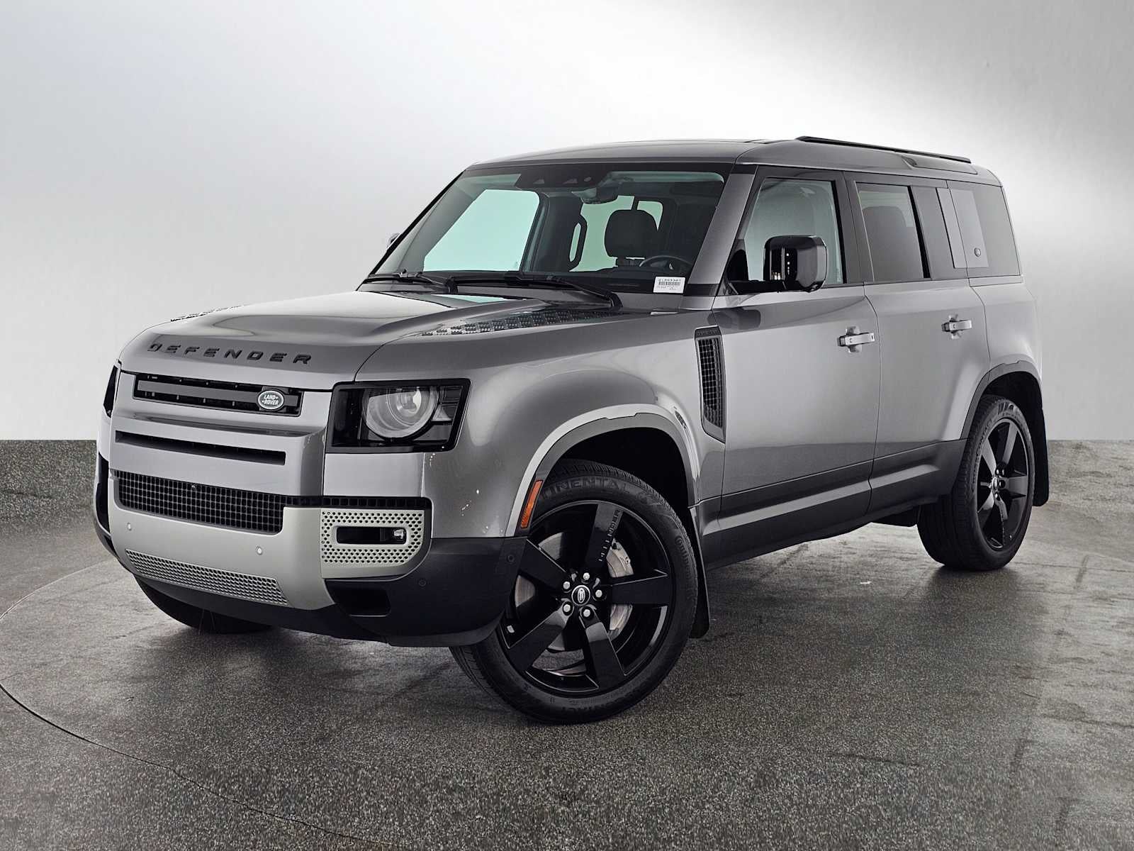 2023 Land Rover Defender SE