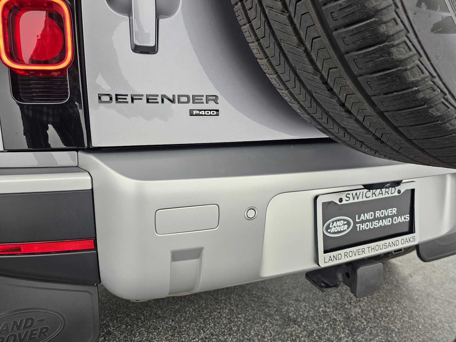 2023 Land Rover Defender SE