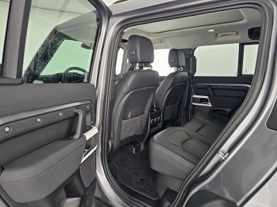 2023 Land Rover Defender SE