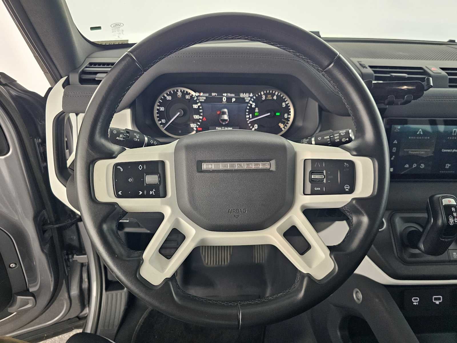 2023 Land Rover Defender SE